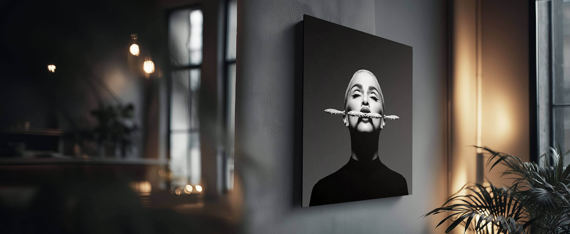 Sirene – eat, Ausstellungsansicht Fine Art Print, Direktdruck auf Alu-Dibond, Dirk Habenschaden